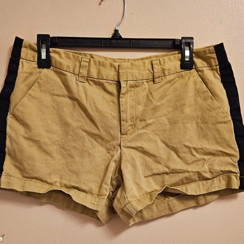 WOMENS SZ 8 BEIGE SHORTS WITH STRIP ON SIDE